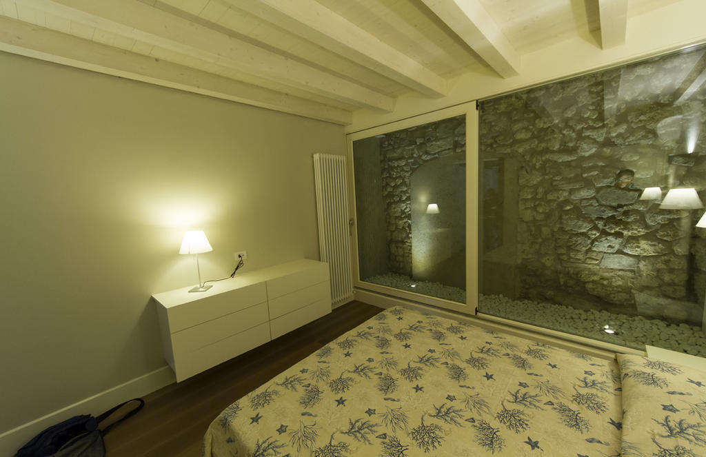 La Casa Del Porto Διαμέρισμα Lovere Δωμάτιο φωτογραφία